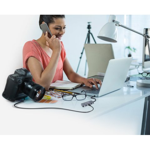 Docking Usb-c D-link Dub-2335 A 1xhdmi 4k 3xusb3.0 1xusb-c Pd 60w 1xgb Rj45