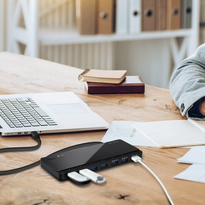 Hub Usb 3.0 Tp-link Uh700 Usb 3.0 7 Puertos Diseño Escritorio Con Adptador De Corriente