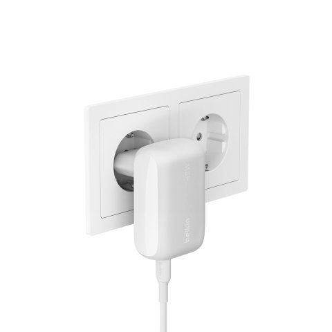 Cargador De Pared Belkin Wcb009vfwh Boost Charge Usb-c + Usb Pps 42w                                