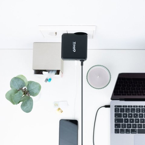 Cargador De Pared Tooq Tqlc-usbc65pd Usb-c Pd3.0 65w Color Negro