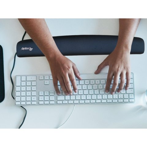 Reposamuñecas De Gel Para Teclado Equip Life Color Negro                                            