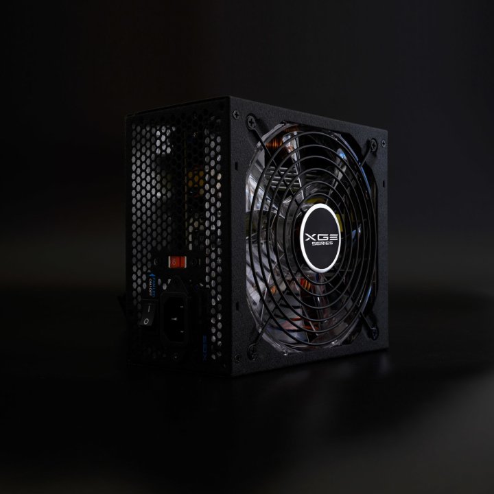 Fuente De Alimentacion Gaming Tooq 800w 80+ Bronze Atx12v V2.31 Apfc 82+ Led On off