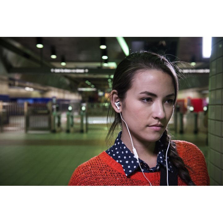 Auricular Intrauditivo Jbl Tune T210 Black Microfono Jack 3.5mm Sonido Pure Bass Color Negro