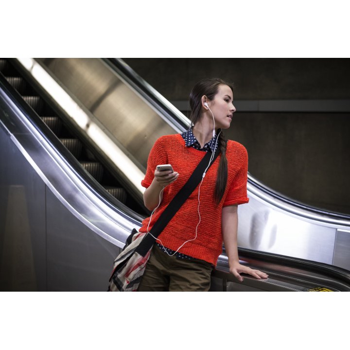 Auricular Intrauditivo Jbl Tune T210 Black Microfono Jack 3.5mm Sonido Pure Bass Color Negro