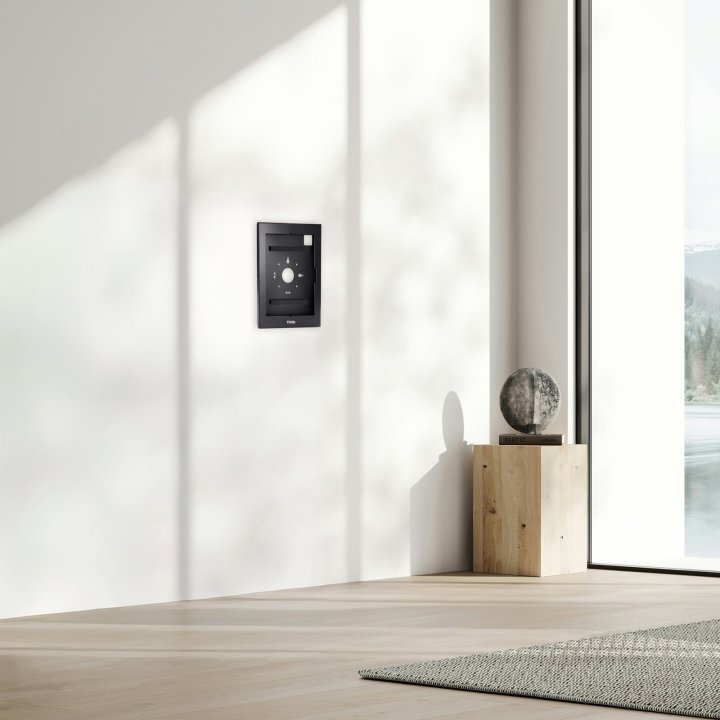 Marco Antirrobo Tablet Tooq Tqatte2601-s-b Color Negro 11" Vesa 75x75 Cerradura