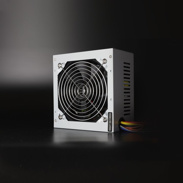 (km0) Fuente De Alimentacion Tooq 500w Tqep-500sse-o Fan 12cm 4 Sata Molex Fuente Destinada Reparaciones Cash30