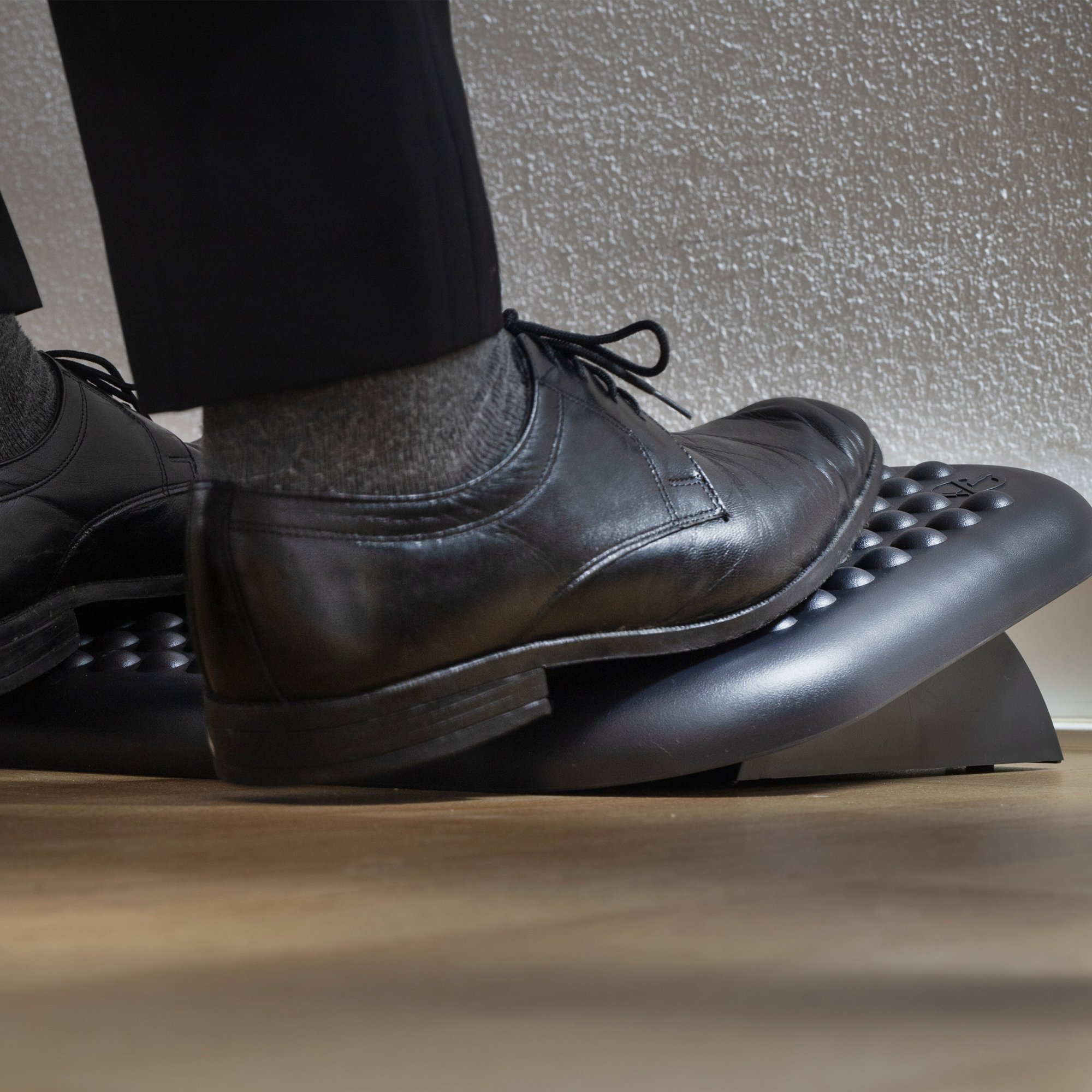 NGS Footnest — Reposapiés ergonómico ajustable 0-15° 3