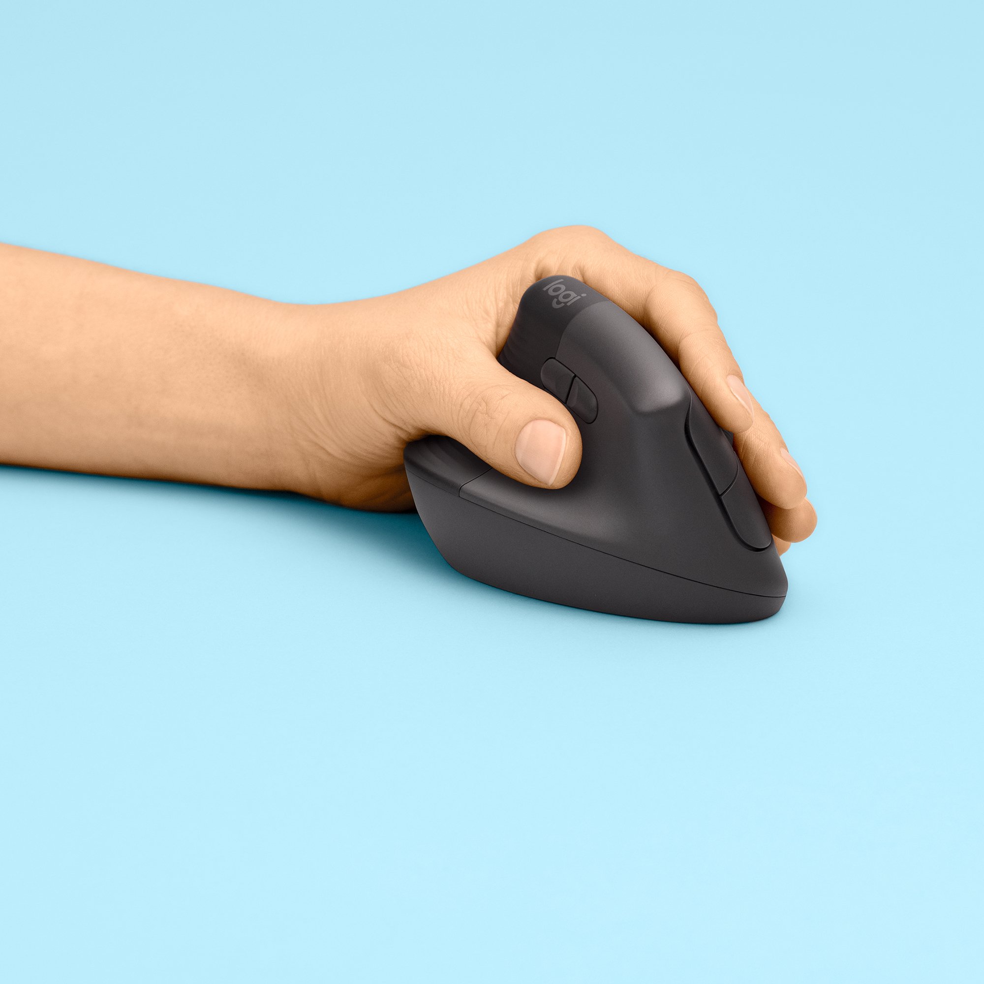 Mouse Wireless y Bluetooth ERGO LIFT para Zurdos 4000 DPI Wireless Grafito P/N:910-006474 — vista detalle 1